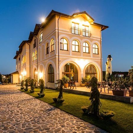 Country Spa Retreat Sznagov Kültér fotó The hotel