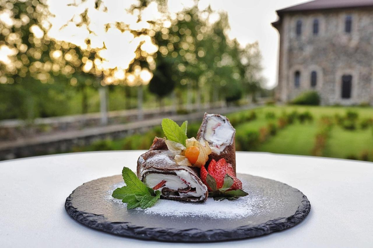 Country Spa Retreat Sznagov Kültér fotó A chocolate dessert