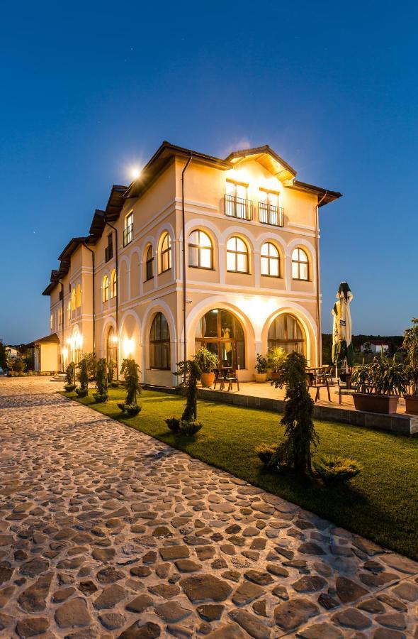 Country Spa Retreat Sznagov Kültér fotó The hotel