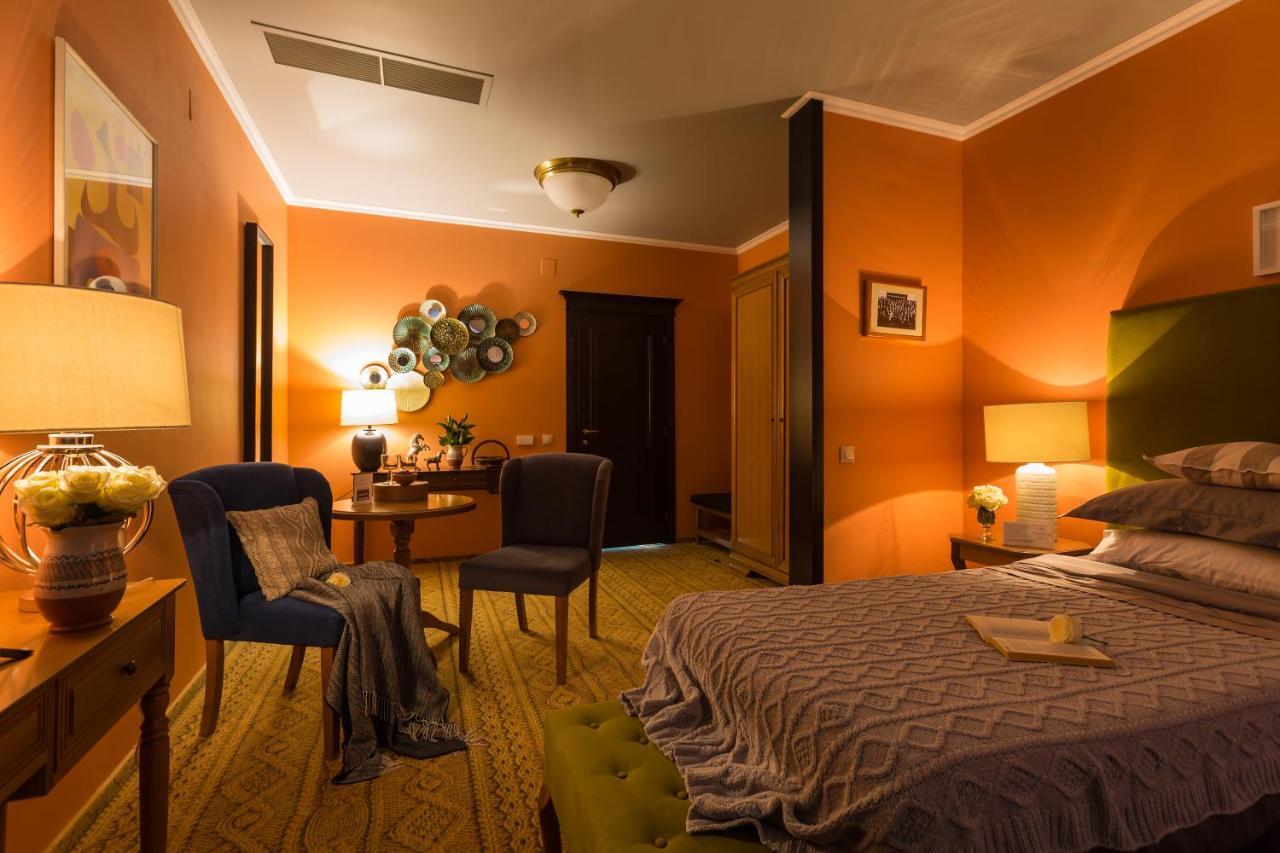 Country Spa Retreat Sznagov Kültér fotó A room at the hotel