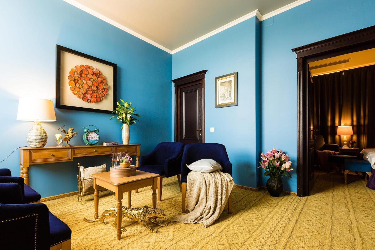 Country Spa Retreat Sznagov Kültér fotó Interior of a suite