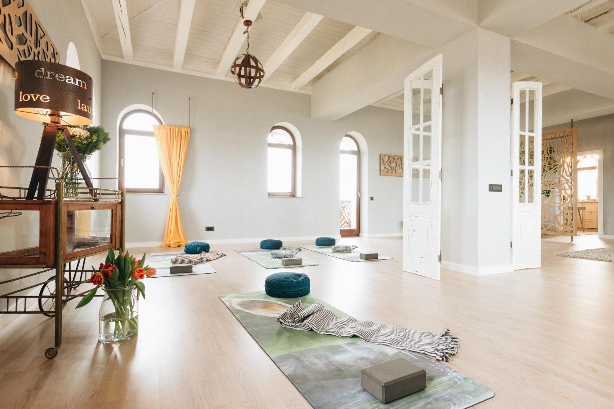 Country Spa Retreat Sznagov Kültér fotó The Yoga Room