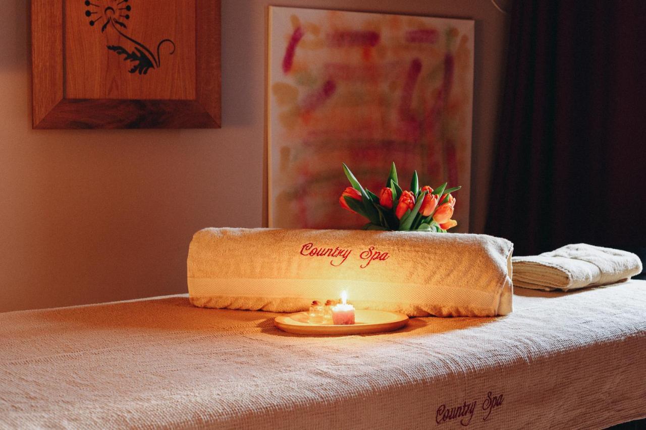 Country Spa Retreat Sznagov Kültér fotó A spa treatment table