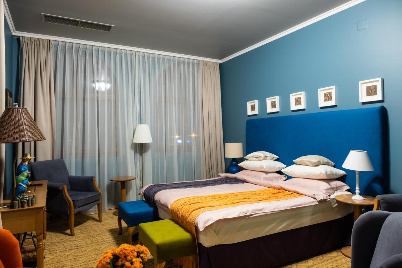 Country Spa Retreat Sznagov Kültér fotó A bedroom